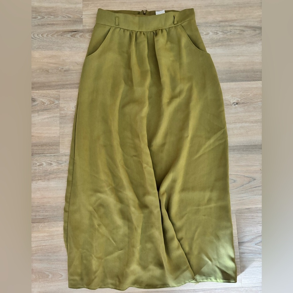 Vintage green high waisted midi skirt from Sima size 40 (fits like medium)